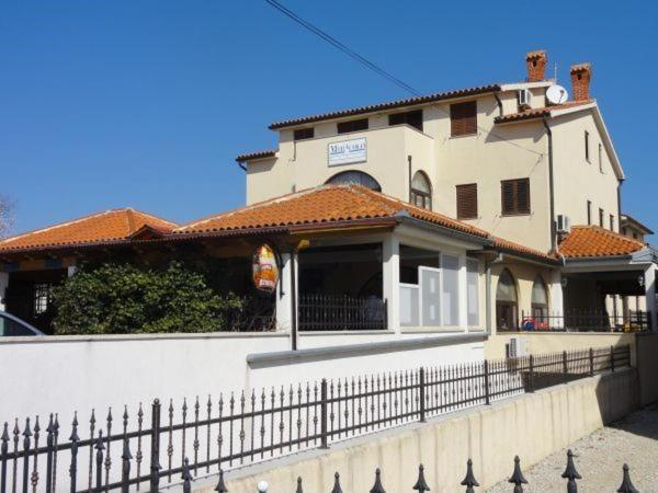 Cozy Apartments And Rooms Pavicini Segotici Экстерьер фото